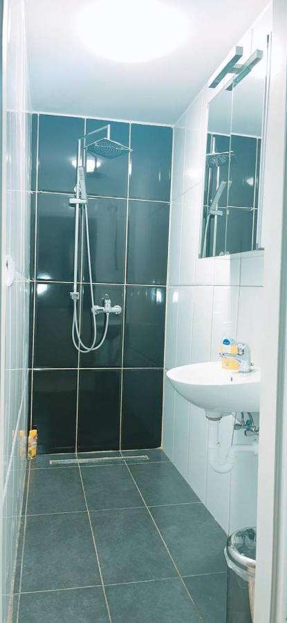 Comfort Triple Room Hn Виена Екстериор снимка