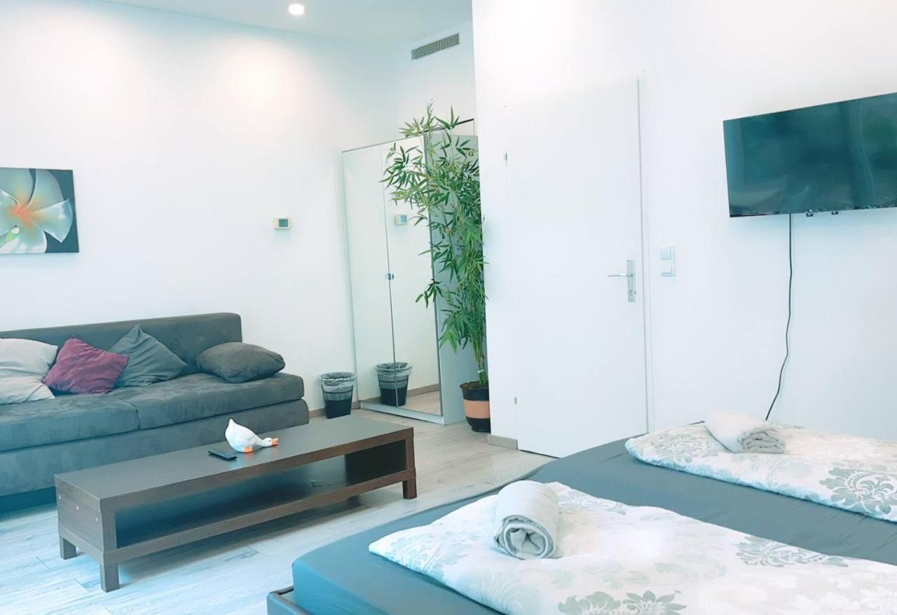 Comfort Triple Room Hn Виена Екстериор снимка