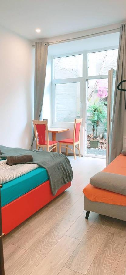 Comfort Triple Room Hn Виена Екстериор снимка